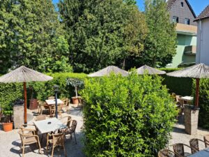 Harambe Afrika Pension Restaurant